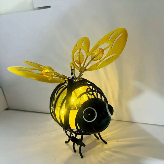 🌙🍃🪴 LIMITED-TIME 50% OFF! Hanging Solar Bee Light – Warm Amber Glow, Flicker-Free, Perfect for Garden Parties, Camping, or Kids’ Rooms – Spread Joy Day and Night 🌞🌜