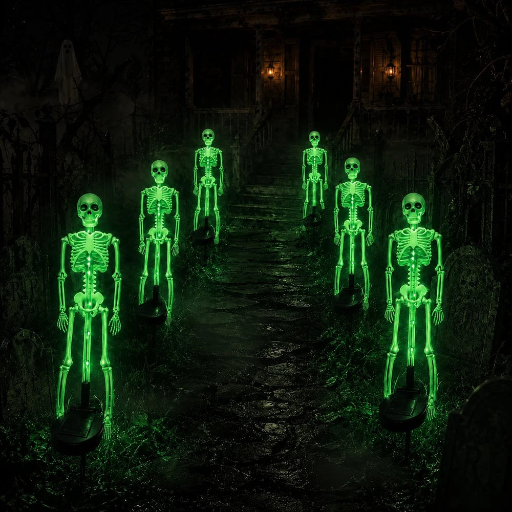 Solar Skull Garden Light